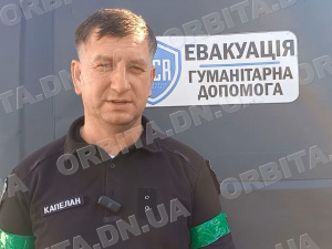 Добропільщина евакуюється: «Капеланський патруль» вивозить людей із пекла війни