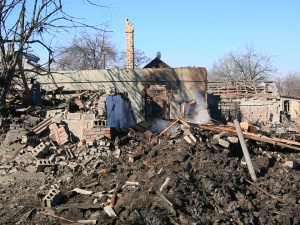 Селидово пережило ще одну страшну ніч: у місті усувають наслідки обстрілу (сюжет)