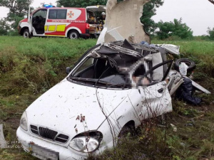 Автівку розірвало: у Маріупольському районі внаслідок ДТП загинув чоловік