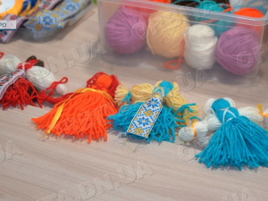 Оберіг від зла: вихованці Покровського палацу культури виготовляли ляльки-мотанки