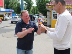 В Покровске прошла акция «Конфета за сигарету»