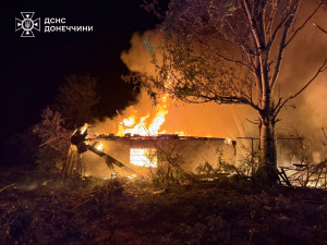 Пекельна ніч у Білицькому: постраждала людина, є руйнування