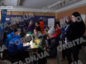 Шлях до безпеки: через транзитний центр на Харківщині щотижня проходять сотні людей