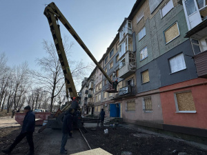 У Покровську триває ліквідація наслідків обстрілу: що вже зроблено