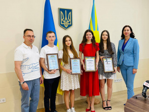 Прогресивні та сміливі: хлопців і дівчат Покровської громади вітають з Днем молоді