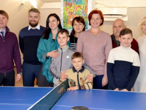 «Донецксталь» помогла мирноградской многодетной семье обустроить комнату комфорта и отдыха