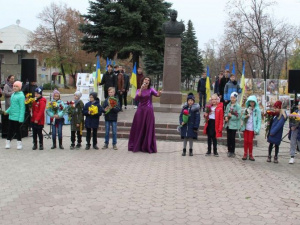 В Покровске торжественным митингом отметили 75-летие изгнания нацистов из Украины
