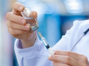 Україна проводитиме вакцинацію від COVID-19 в три етапи