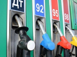 Цены на бензин в Украине снизятся, - Минэкономики
