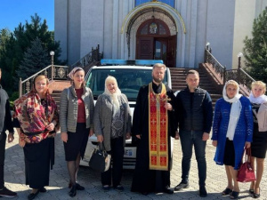 УПЦ та Благодійний фонд Вадима Новинського передали Покровській громаді гуманітарну допомогу