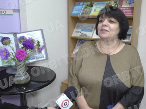 «Галерея творчих особистостей»: у бібліотеці зберігають пам’ять про покровчан