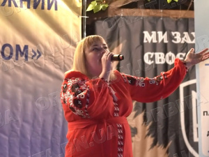 Голос рідного краю: співачка з Мирнограда повертає Донеччину піснею