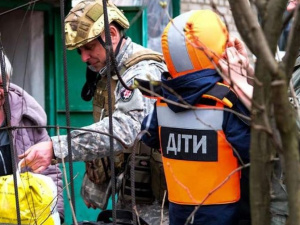 Евакуація з-під обстрілів: «Білий янгол» вивозить людей з населених пунктів, що опинились на лінії вогню