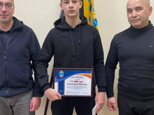 Боксер Максим Сотниченко отримав від МВА грошовий сертифікат