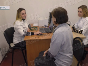 Чекає на земляків. У Дніпрі веде прийом сімейна лікарка Добропільського ЦПМСД