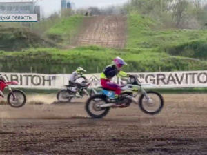 Сім заїздів і перемога: Софія Гініатулліна підкорює український мотокрос