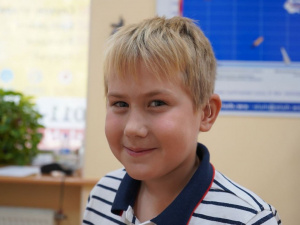 7-річний Віктор отримав слухові апарати від Фонду Ріната Ахметова