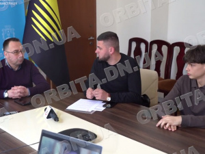 Ідеї, що об’єднують: молодь Покровська зустрілась з керівництвом громади