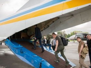 Авіація МВС доставила членів ЦВК до 50-го виборчого округу