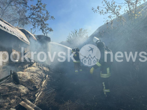 Удар дрона спричинив пожежу в Покровську