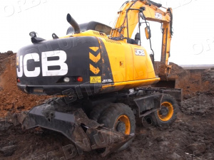 Допомагають втримати фронт: фахівці «Покровськводоканалу» будують фортифікації