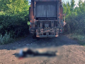 У Добропіллі 19-річний хлопець загинув під колесами сміттєвоза