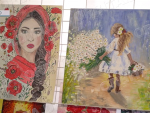 «Барви душі»: у покровській бібліотеці відкрили виставку художниці Ольги Шулік