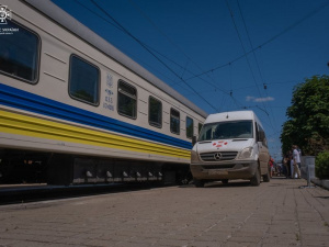 Пропонують розселення та працевлаштування: на Донеччині триває евакуація