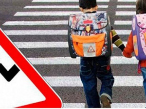 Водії, будьте уважні: діти йдуть до школи!