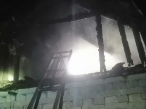 В Покровском районе горел частный дом