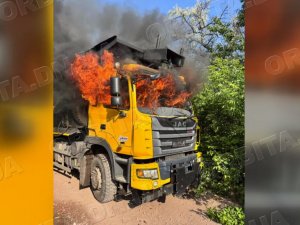 Двоє поранених за день: у Мирнограді ворог атакував комунальників і техніку