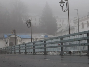 У Святогірську триває відновлення пошкодженого мосту до Лаври