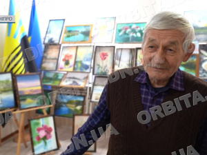 Бачить красу навколо: у Покровській бібліотеці пройшла виставка картин Володимира Тараненка