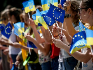 В Україні відзначають День Європи, а у світі - День сімей