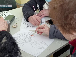 Творчість лікує: арттерапія для переселенців від БФ «Карітас Маріуполь»