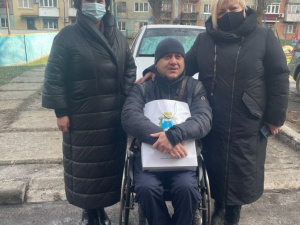 До Дня людей з інвалідністю: представники влади Покровська відвідали особливих жителів громади