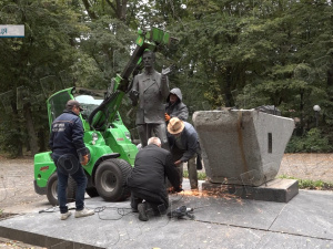 Пам’ятник Леонтовичу з Покровська прикрасив вінницький парк (сюжет)