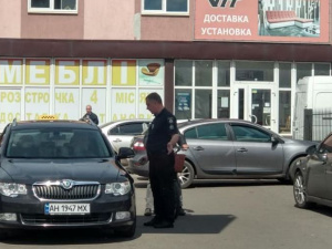 З водіями, які паркуються на кінцевій зупинці біля залізниці, розбирались поліцейські