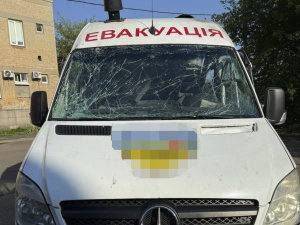 У Родинському росіяни атакували евакуаційну автівку, є поранені