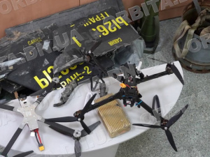 Експонати з передової: уламки ворожих дронів передали Покровському історичному музею