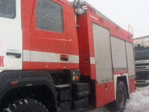 В Покровском районе спасатели снова вытаскивали застрявшую фуру