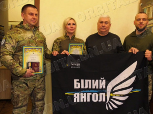 За врятовані життя: Гродівська громада нагородила екіпаж «Білих янголів»