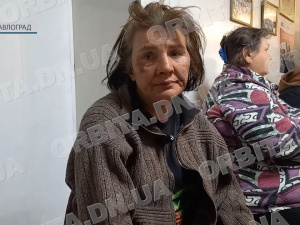 Дивом уціліли: з Покровська евакуювали маму з донькою