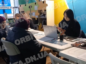 У пошуках безпеки: десятки людей продовжують щодня виїжджати з Донеччини