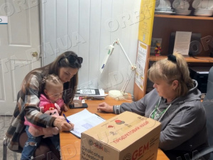 Підтримка в евакуації: покровчани отримали продуктові набори від БФ «GEM»