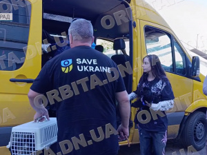 Волонтери допомагають виїхати: як евакуюють жителів Донеччини