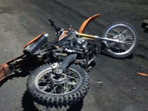 Смертельное ДТП в Мирнограде: мотоциклист врезался в электроопору
