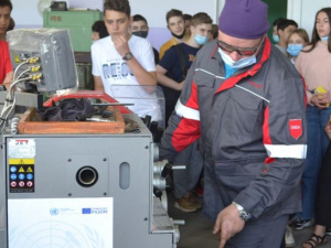 В Покровском профлицее проходят мастер-классы по токарному делу для школьников