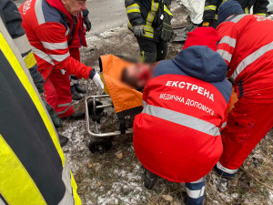 ДТП біля Покровська: рятувальники деблокували чоловіка з понівеченого легковика