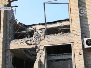 Житлові будинки, адмінбудівлі, кафе: росіяни продовжили руйнувати мирну Новогродівку
